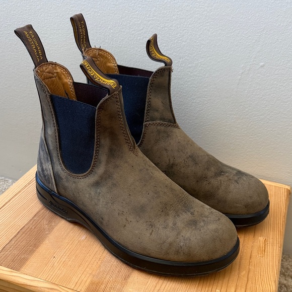 Blundstone Distressed Brown Leather Boots - Picture 1 of 8